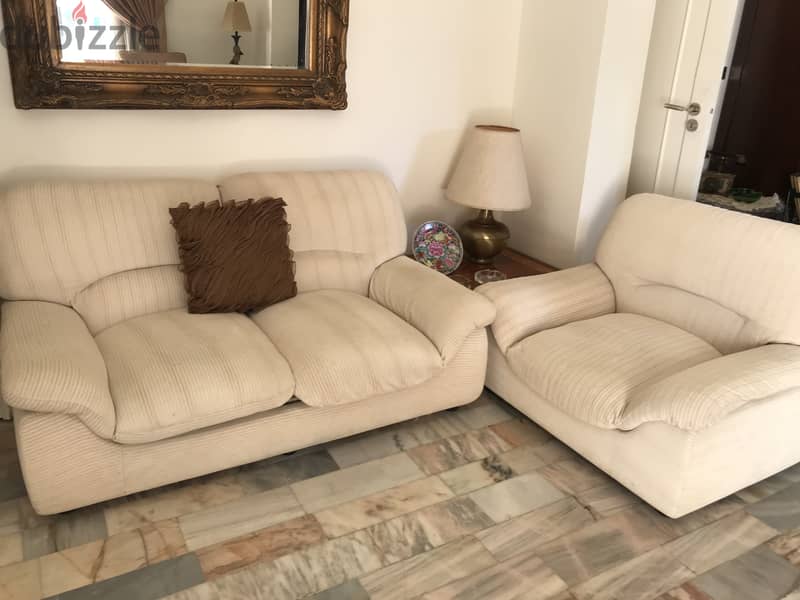 Full living room + free side table 0