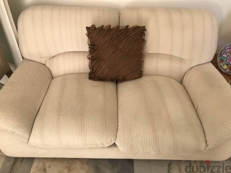 Full living room + free side table 3