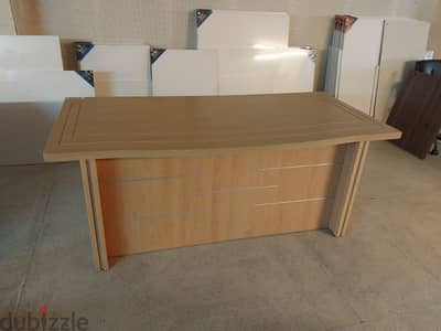 مكتب١٨٠ سنتم مع علبة دروجة