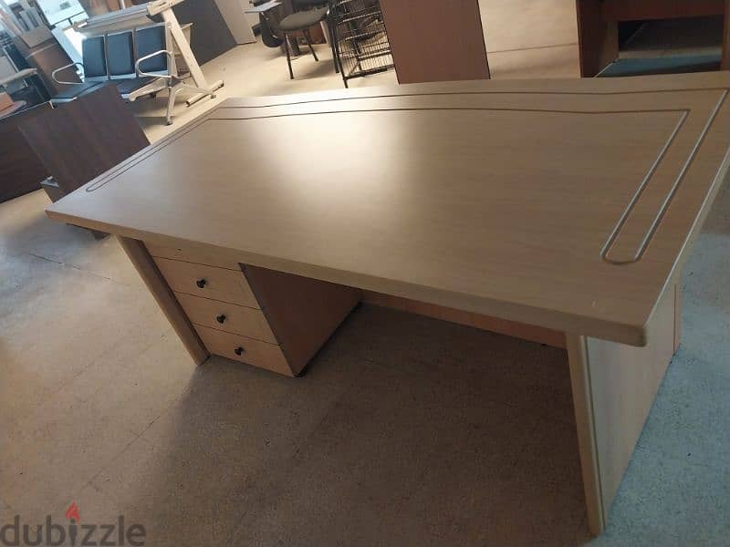 مكتب١٨٠ سنتم مع علبة دروجة 1