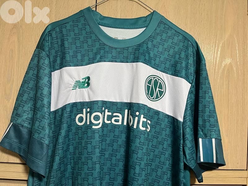 Totti 10  legend roma new balance limited edition shirt 1