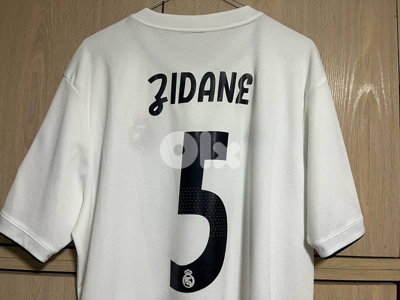 Real Madrid Zidane 5 2018 -2019 special Edition adidas kit 1
