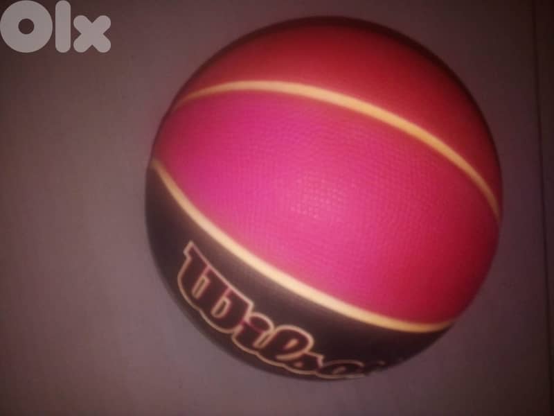 Wilson clutch 28.5 all surface cover basketball 1