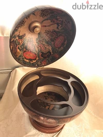 Italian mini bar globe antique