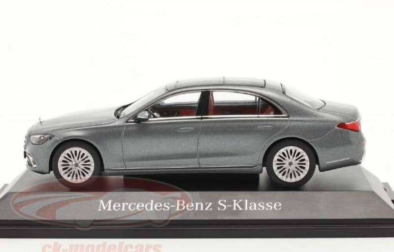 Mercedes S- Class diecast car model 1;43. 2