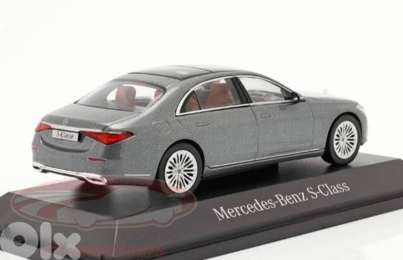 Mercedes S- Class diecast car model 1;43. 3