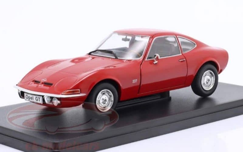 Opel GT 1900 (1968) diecast car model 1:24. 1