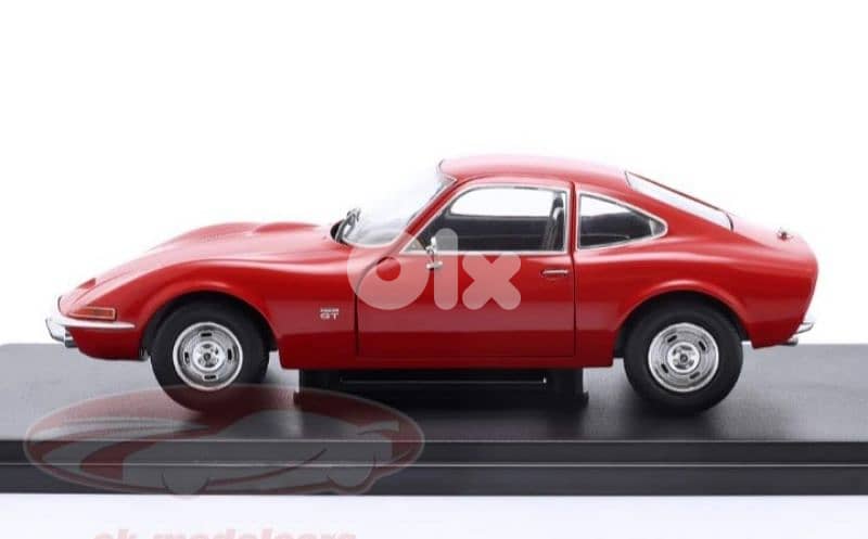 Opel GT 1900 (1968) diecast car model 1:24. 2