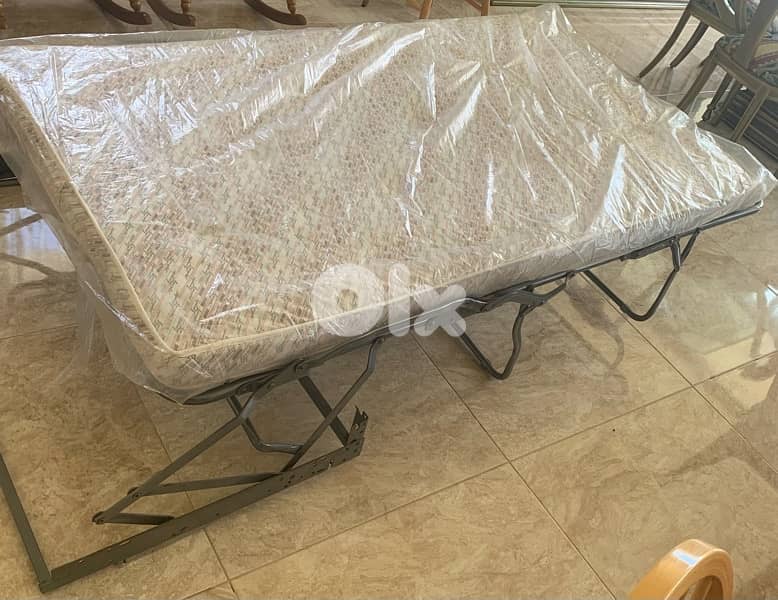 سرير مع فرشة 7