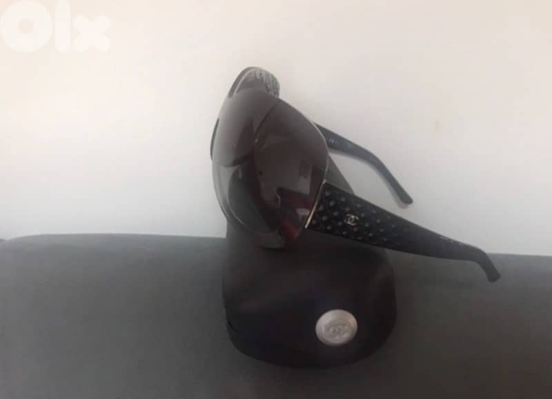 Authentic Chanel sunglasses 2