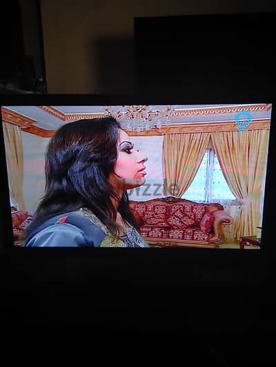 Samsung led tv 23' HD series 4 made in Thailand with stand wall