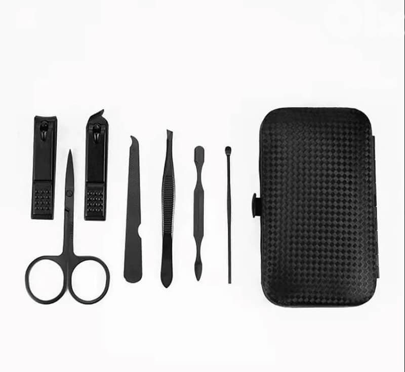 7 pcs Black Nail Clippers 1