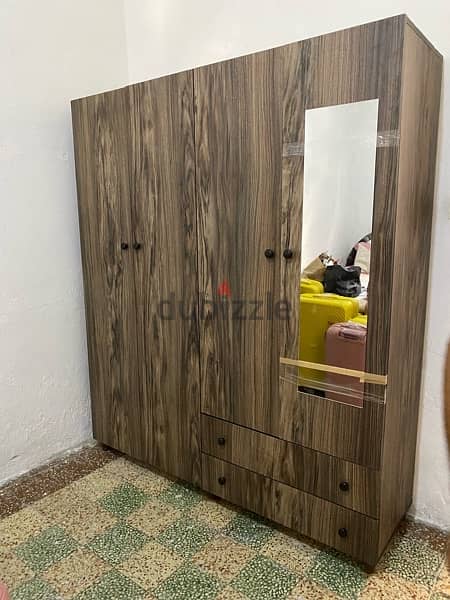 4-drawer cabinet with mirror from the factory to the consumer 0