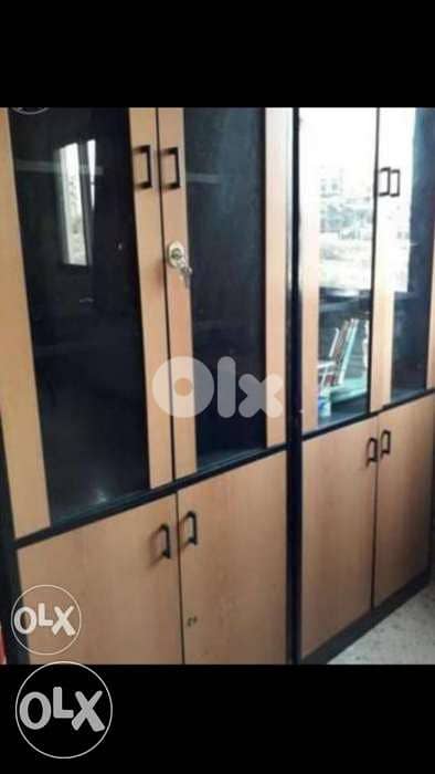 طاولات كمبيوار ومكتبات وطاولات للاجتماع 4