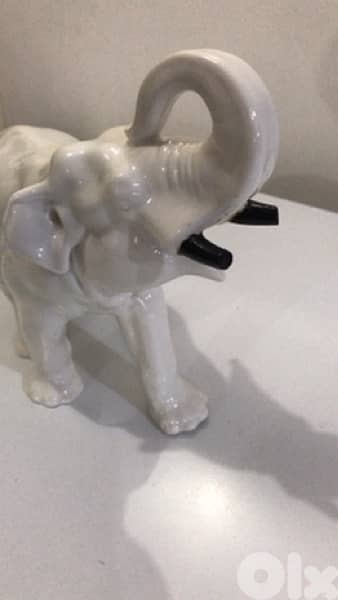 antiqie Vienne porcelaine figuurine signed 3