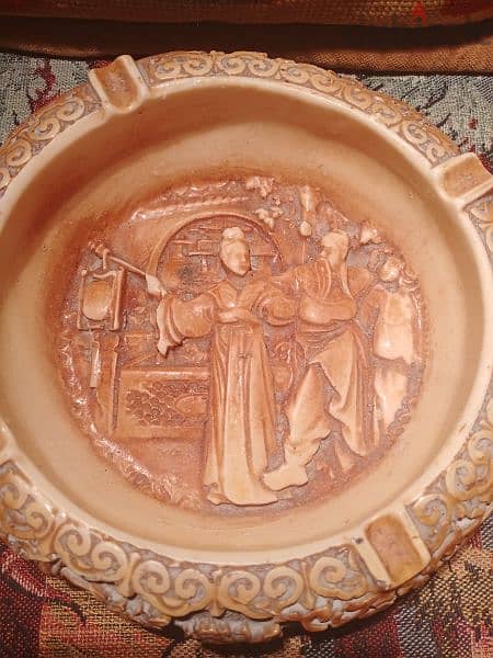 منفضة قديمة 0