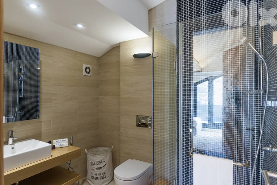 Stylish 3 Bedroom Chalet in Tilal Faqra 16