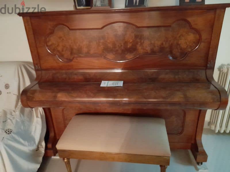 TRUE ANTIQUES 7