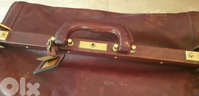 queen leather Dr bag antique 3