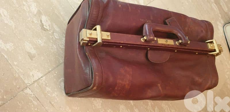 queen leather Dr bag antique 4